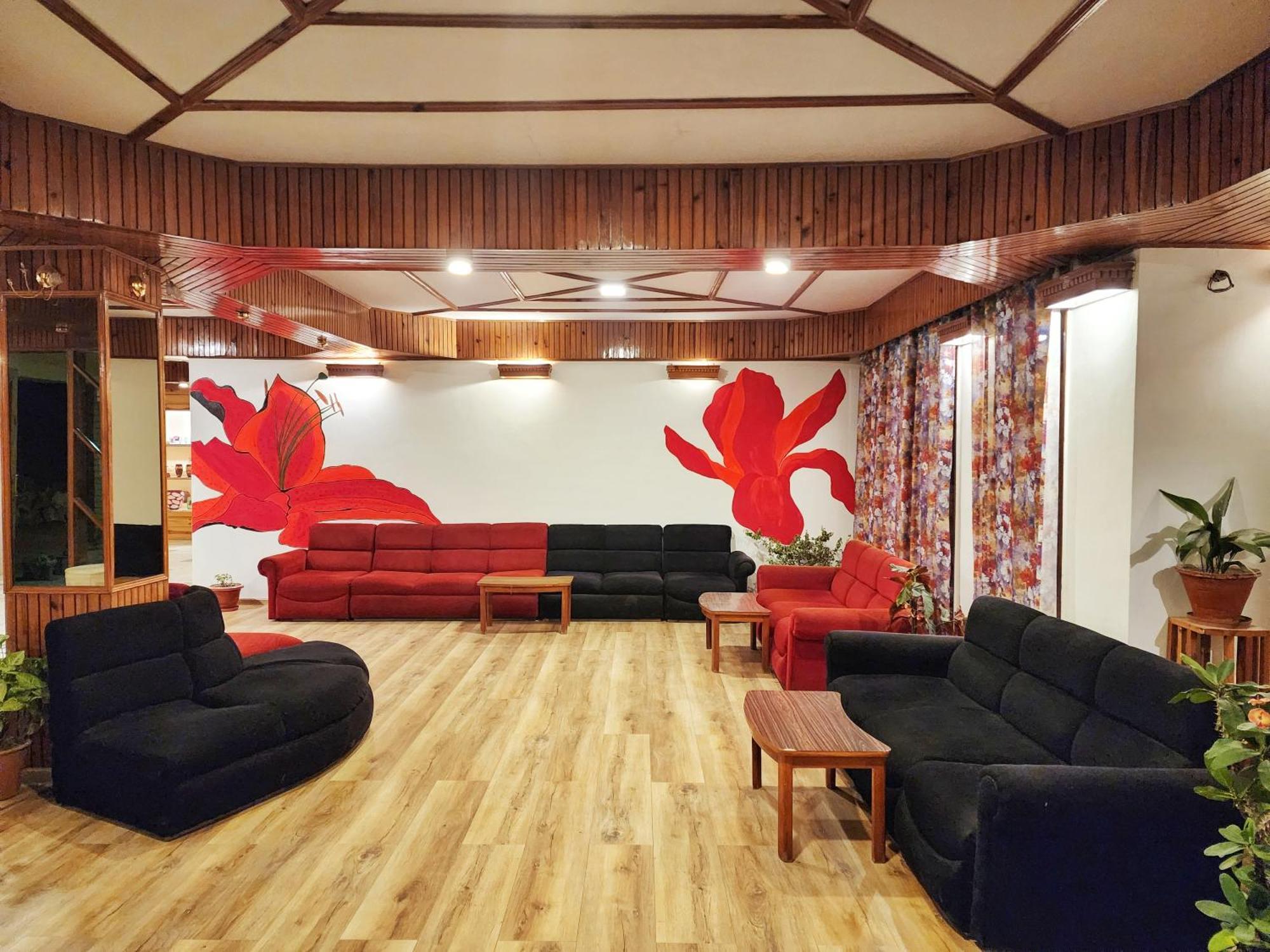 Hotel Pineview Shimla Exterior photo