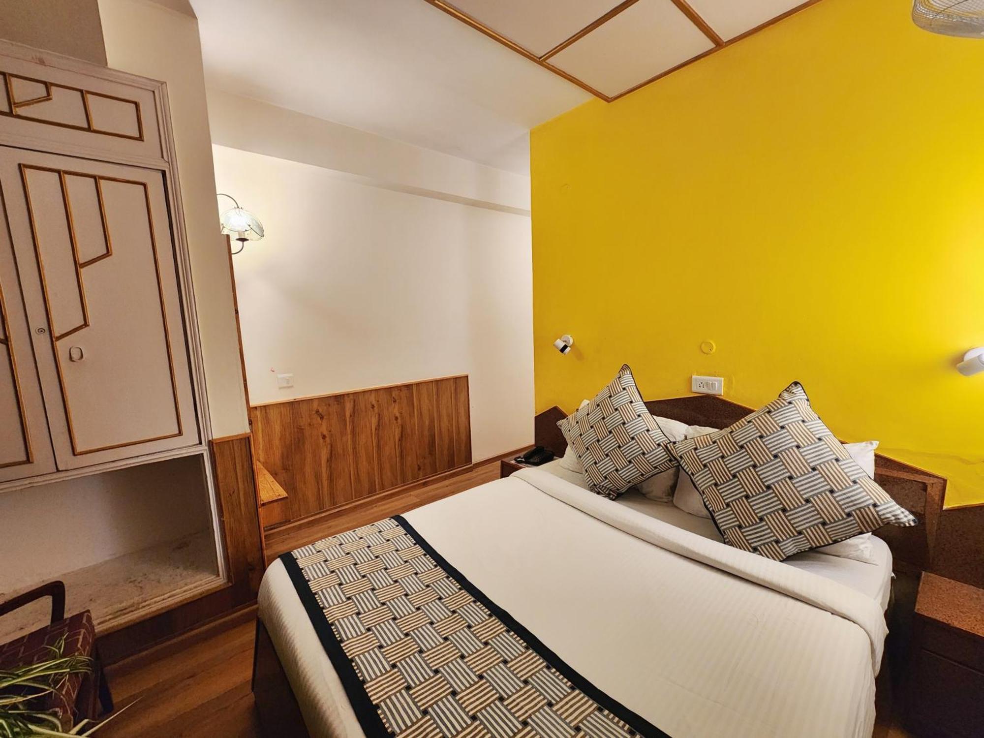Hotel Pineview Shimla Exterior photo