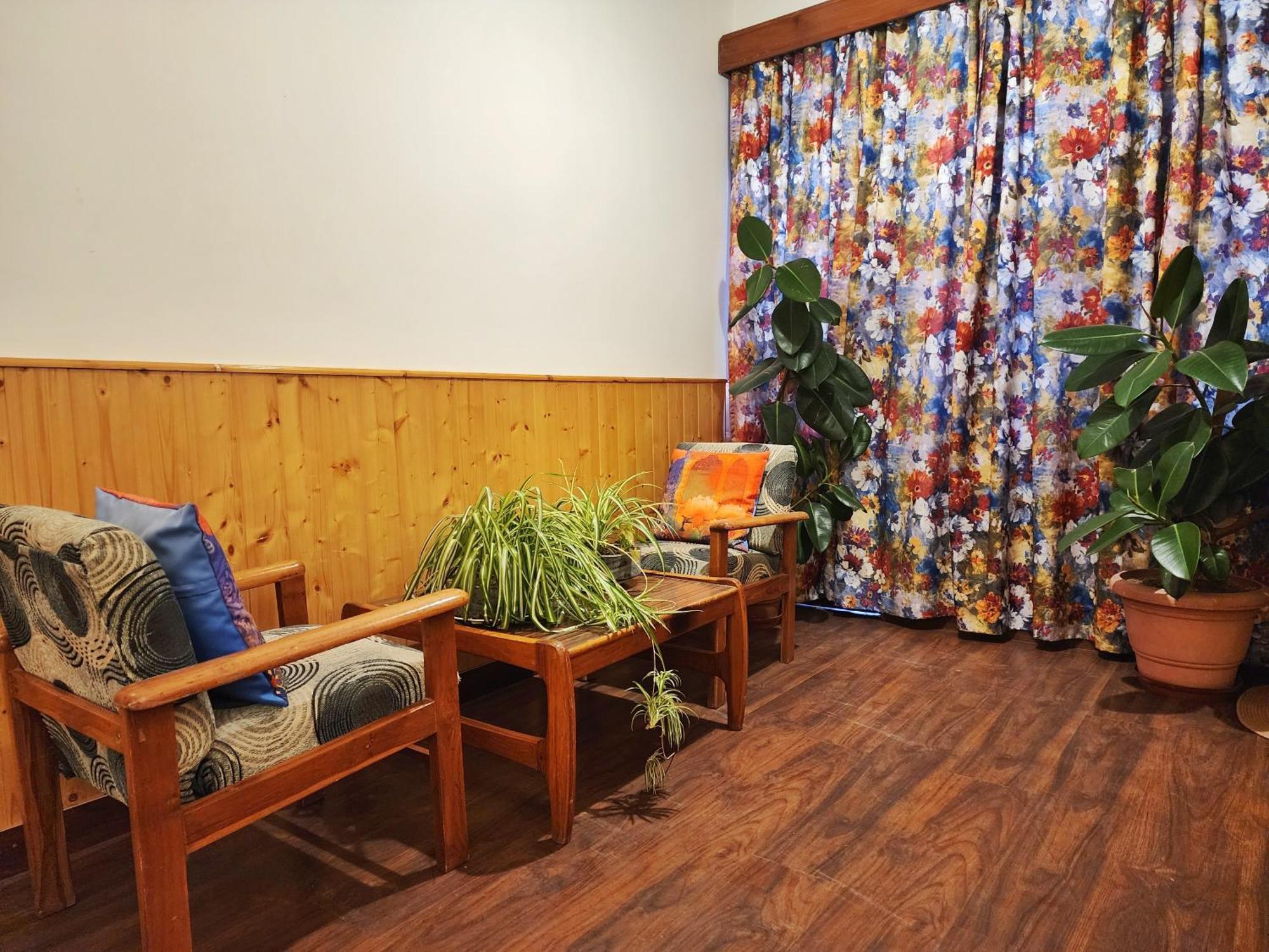 Hotel Pineview Shimla Exterior photo