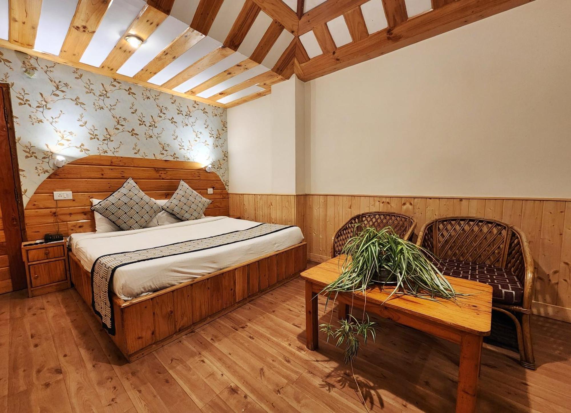 Hotel Pineview Shimla Exterior photo