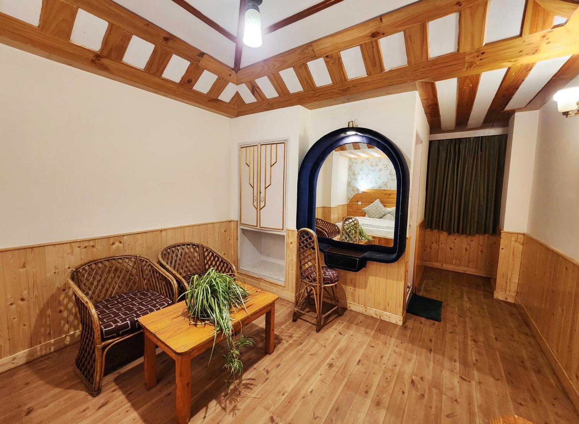 Hotel Pineview Shimla Exterior photo